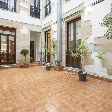 オールドタウン サン セバスティアン アパート サン・セバスティアン