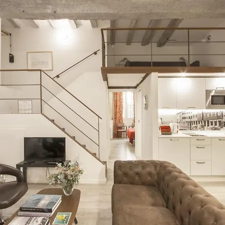 Oldtown Apartment *